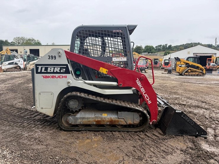 2023-takeuchi-tl8-image-5