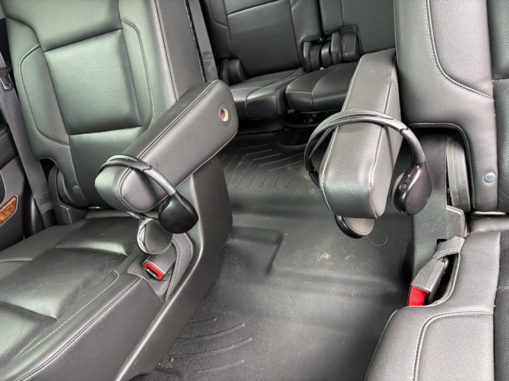 2015-chevrolet-tahoe-ltz-image-41