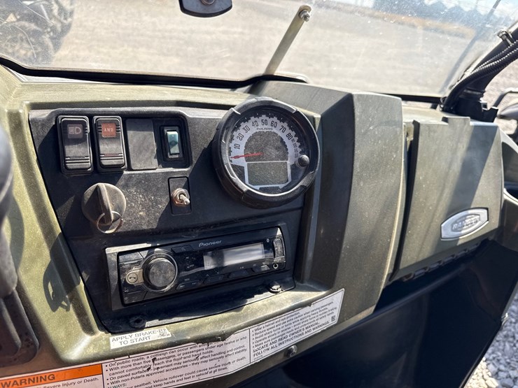 2011-polaris-ranger-crew-image-24
