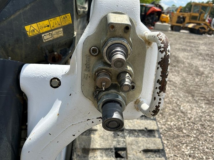 2021-bobcat-t62-image-11