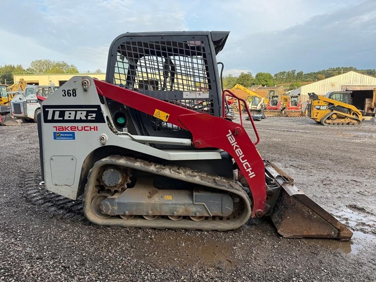 2023-takeuchi-tl8-image-5