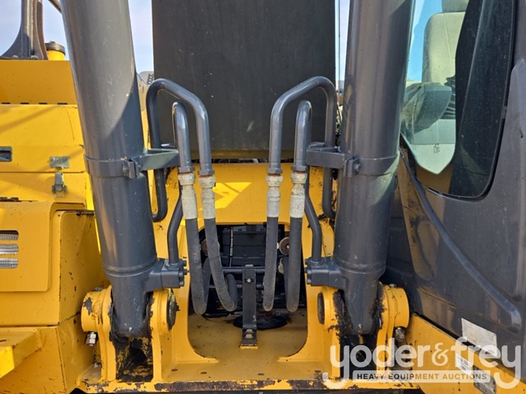 2019-deere-210g-lc-image-24