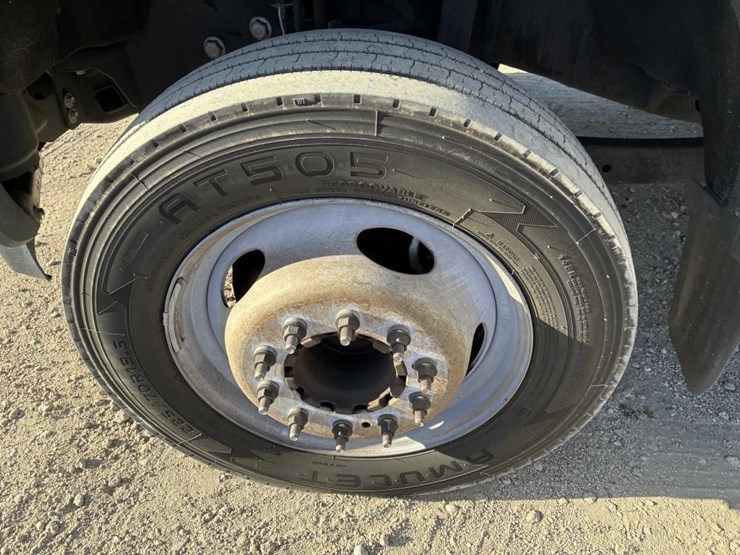 2018-ford-f550-xlt-image-10
