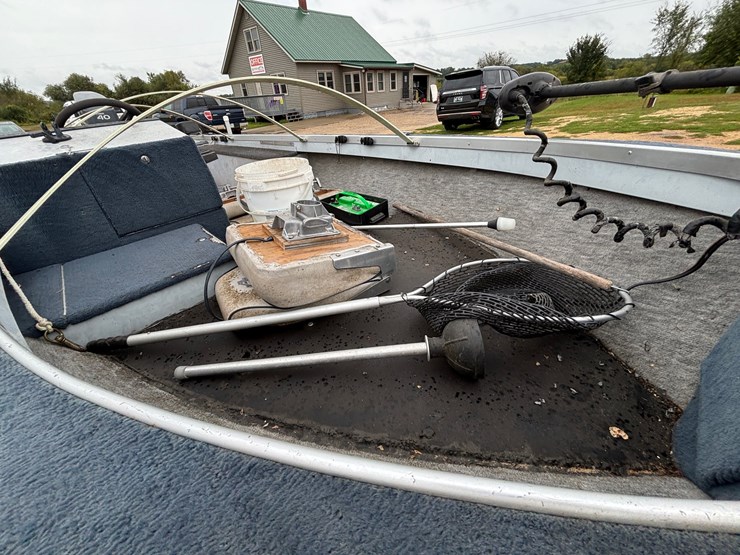 #1318-•-1989-16'-alumacraft-boat-(has-wi-title)-image-43