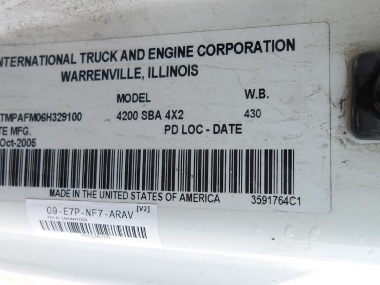 2006-international-durastar-4200-image-28