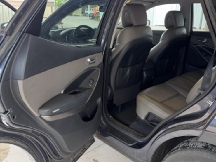 2014-hyundai-santa-fe-sport-image-26