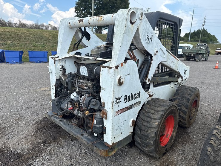 2015-bobcat-s650-image-8