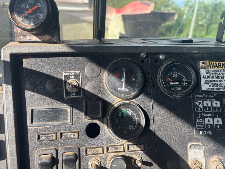 mack-rd688s-image-49