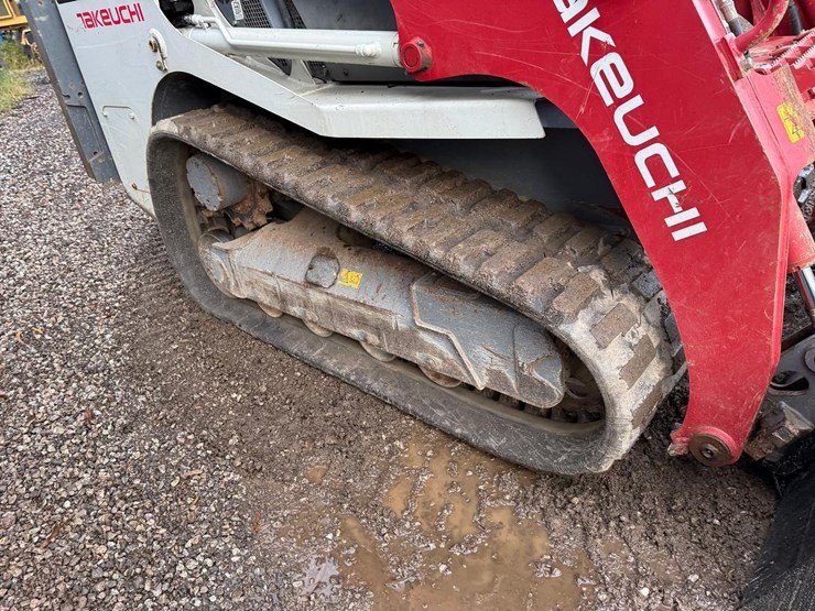 2020-takeuchi-tl8-image-12