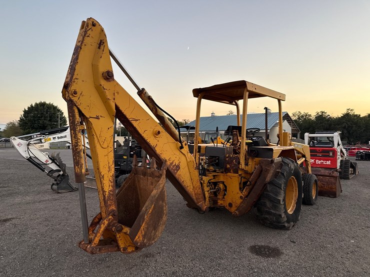 john-deere-310-image-10