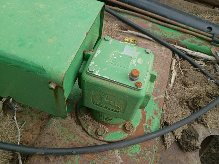 john-deere-1517-image-14