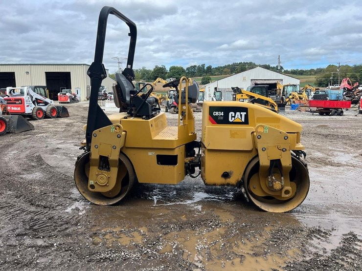 2010-caterpillar-cb34xw-image-7