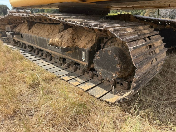 2024-deere-210g-lc-image-36