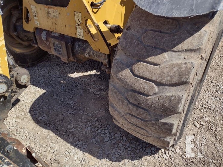2011-caterpillar-th255-image-18