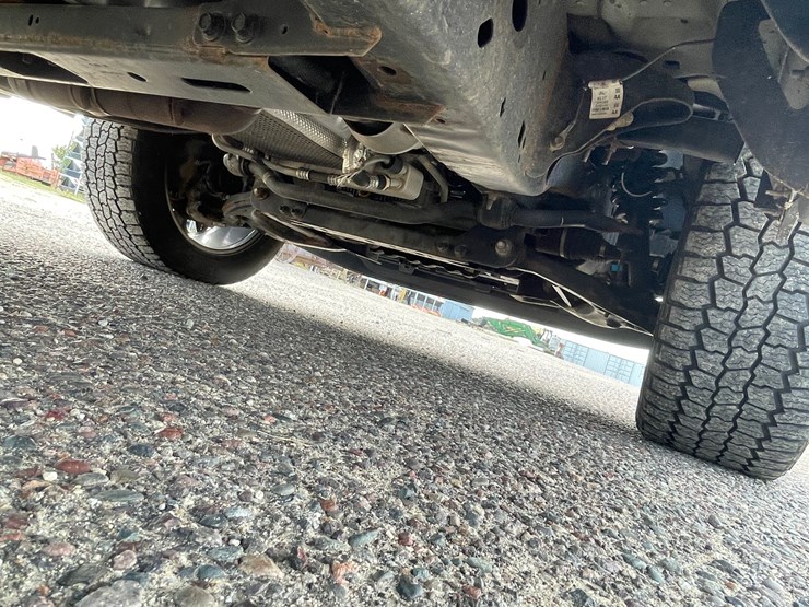 2020-ford-f150-image-18