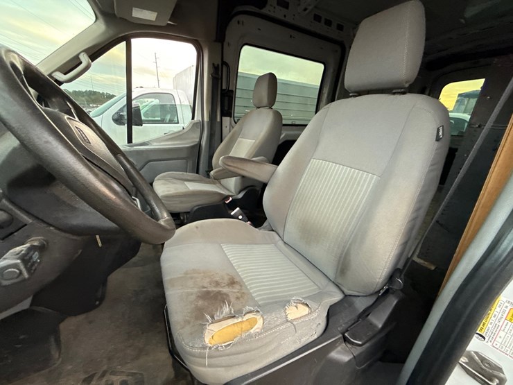2016-ford-transit-image-19