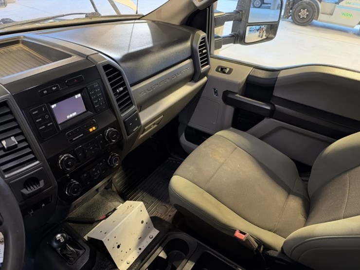 2019-ford-f550-image-25