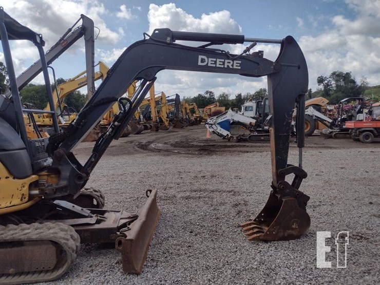 2015-deere-35g-image-24