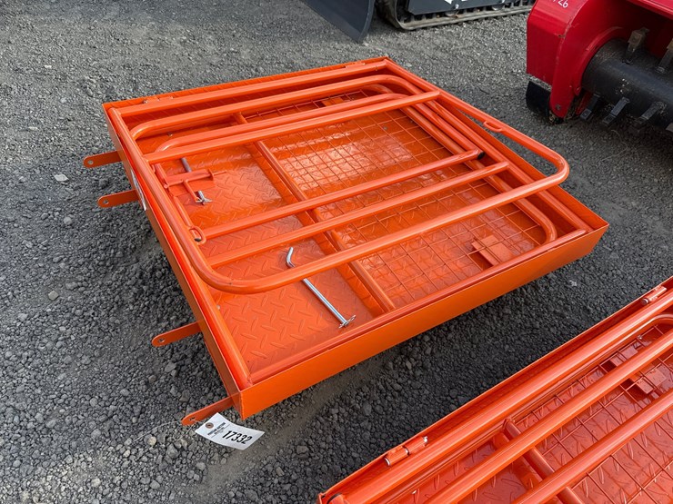 #1051-•-36"-x-36"-colapsable-forklift-ban-basket-image-1