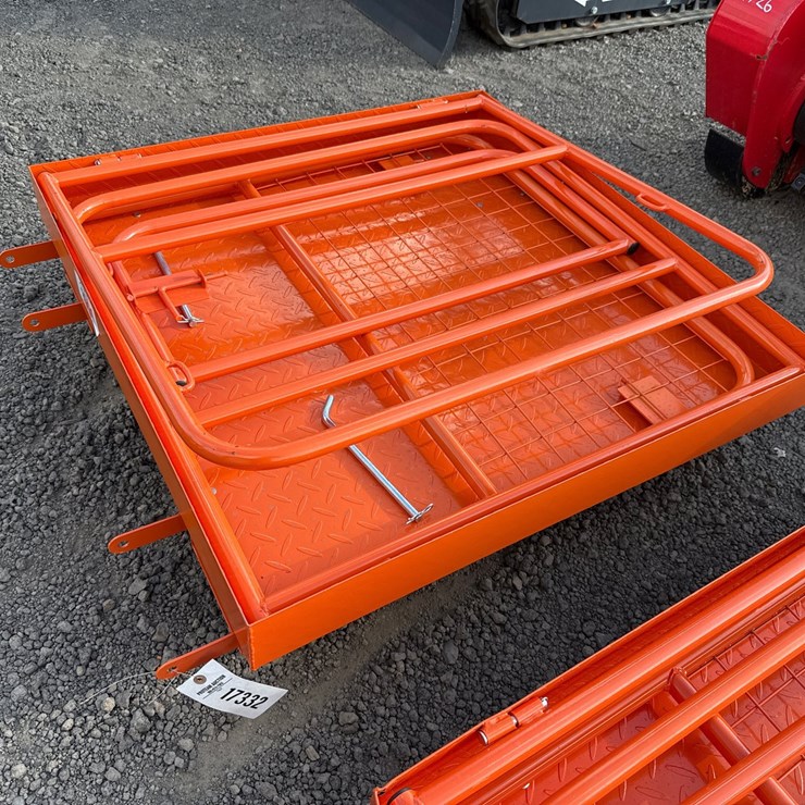 #1051 • 36" X 36" COLAPSABLE FORKLIFT BAN BASKET