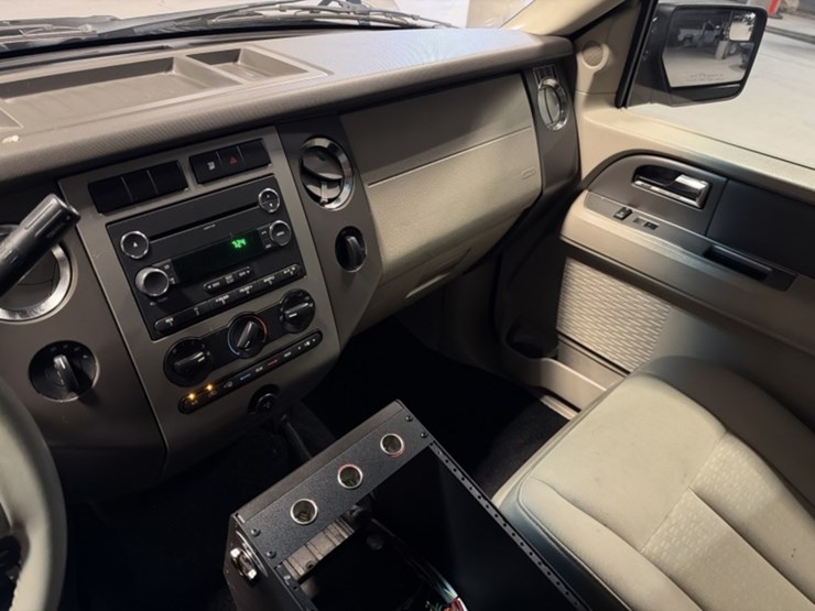 2014-ford-expedition-image-19