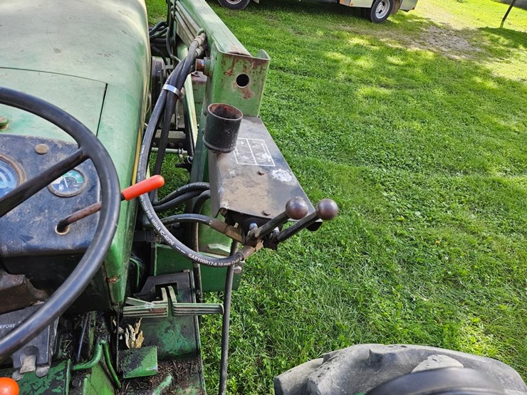 john-deere-2440-image-28