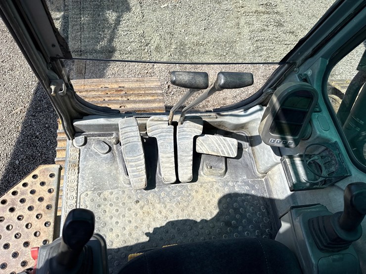 volvo-ec330-image-15
