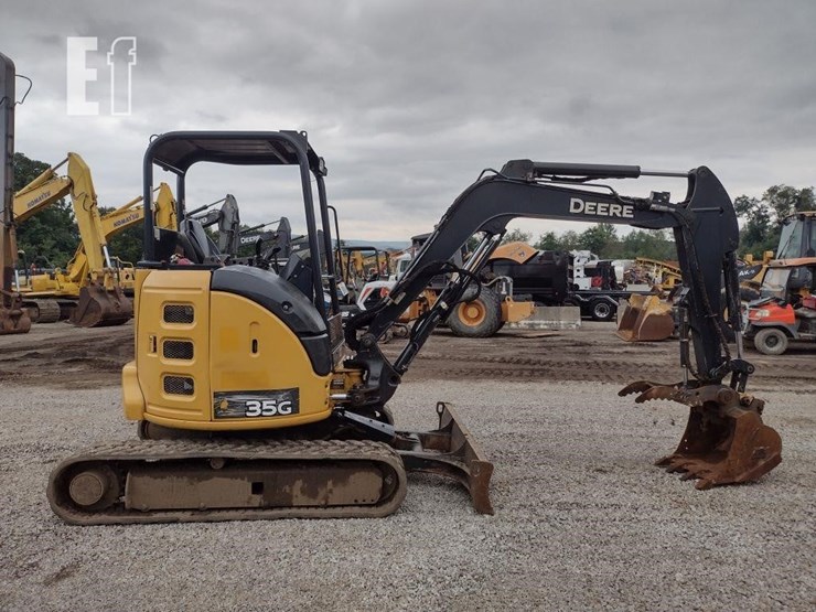 2016-deere-35g-image-3