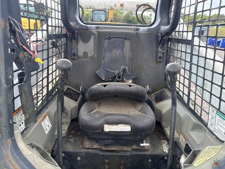 2015-bobcat-s650-image-4