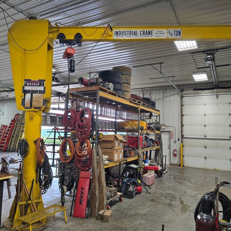 #9625 • JIB Crane Swivel Shop Chain Hoist