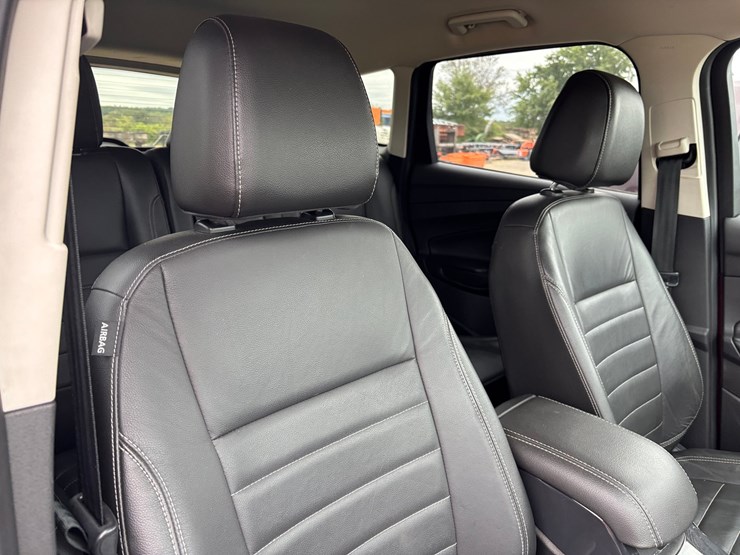2015-ford-escape-image-45