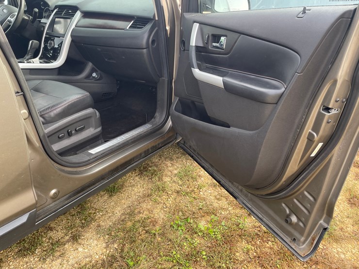 2012-ford-edge-image-34