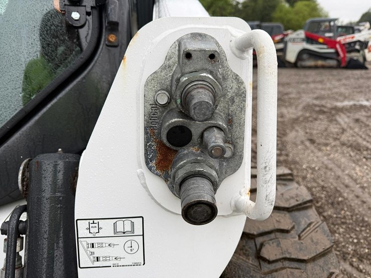 2022-bobcat-s740-image-11