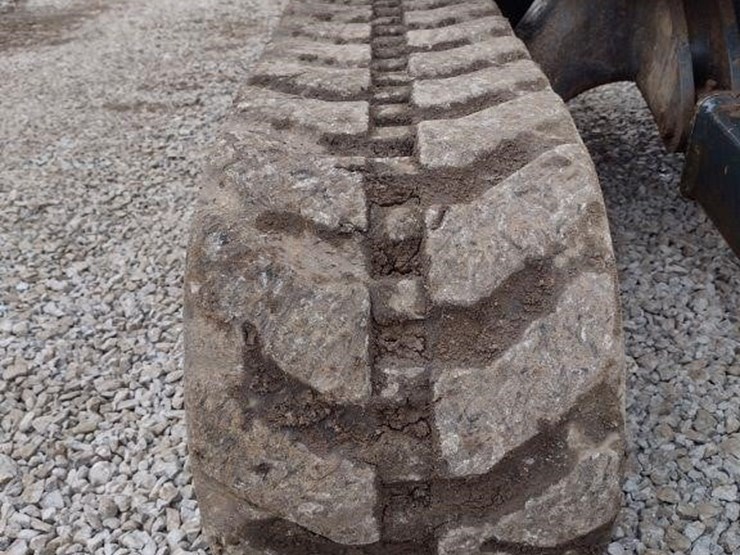 2016-deere-35g-image-31