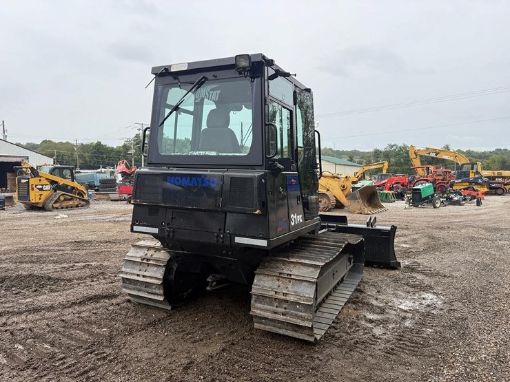 2004-komatsu-d31px-21-image-4