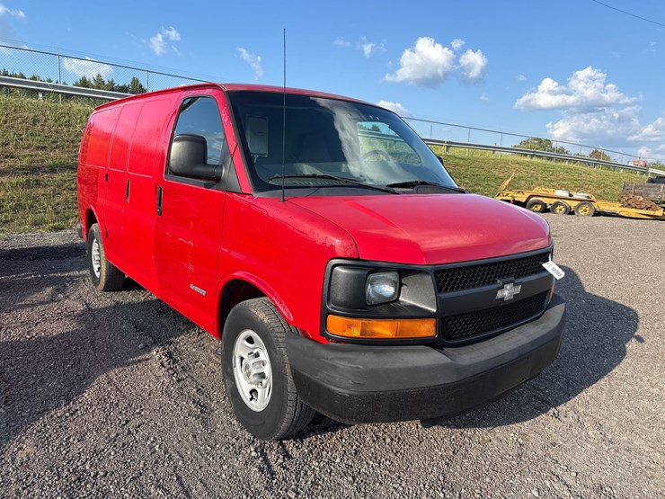 2003-chevrolet-3500-image-3