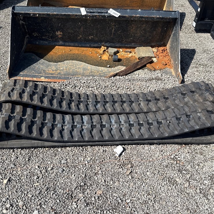 #2037 • SET OF EXCAVATOR RUBBER TRACKS 250 X 72 X 52