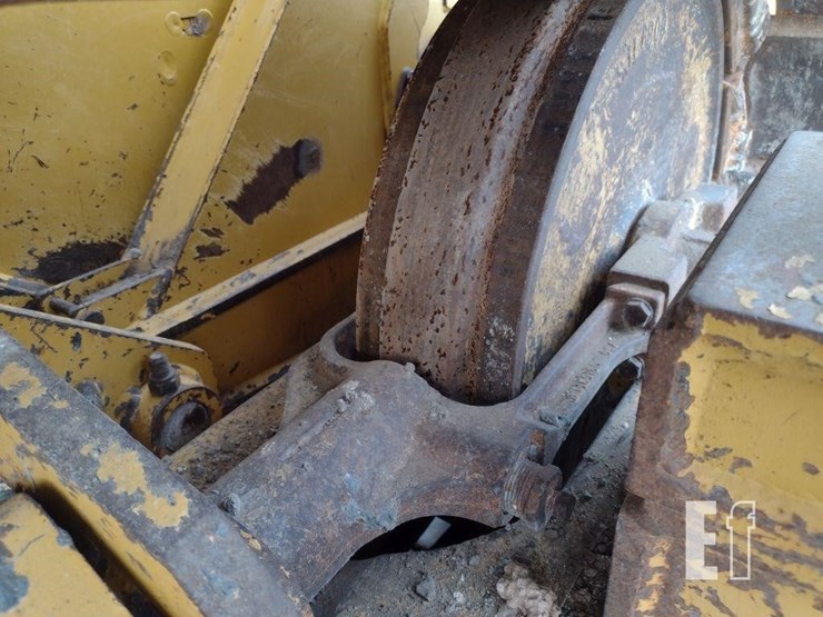 2000-deere-650h-lt-image-34