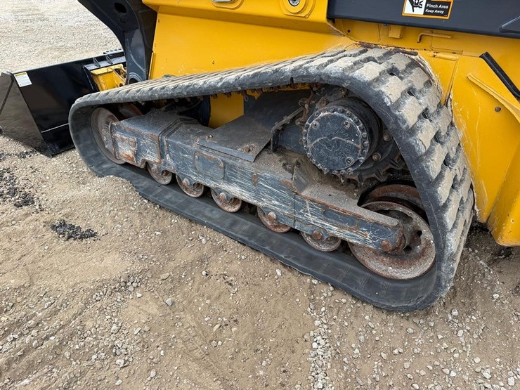 2024-deere-331g-image-17