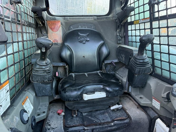 2015-bobcat-t450-image-19