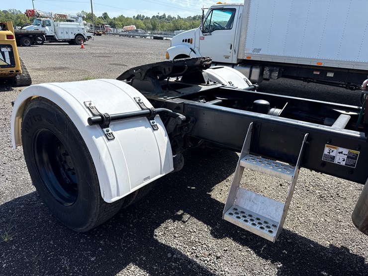 2010-kenworth-t370-image-4