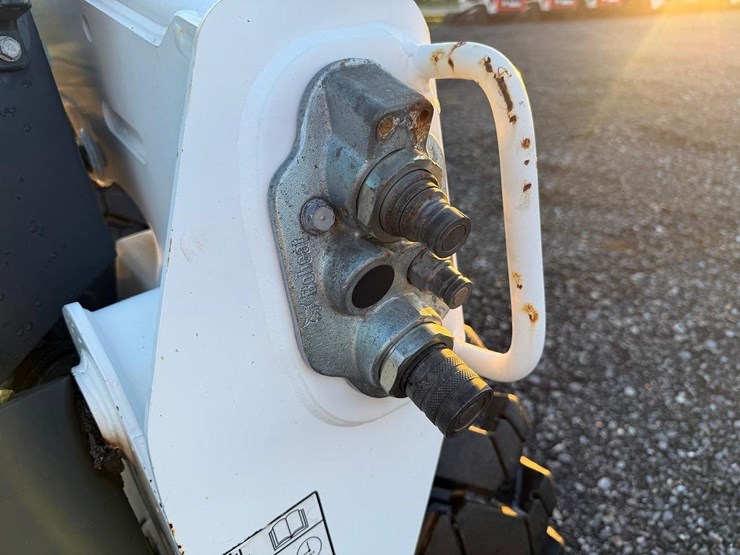 2018-bobcat-s550-image-16