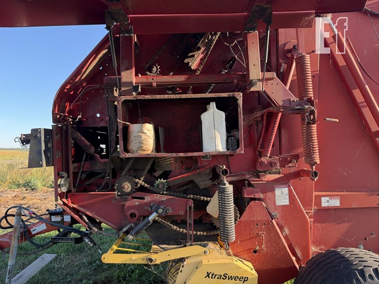 2008-new-holland-br7090-image-11