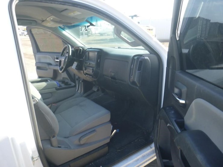 2018-chevrolet-1500-image-6