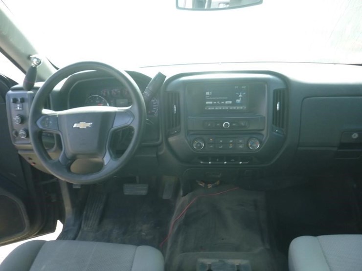 2017-chevrolet-1500-image-9
