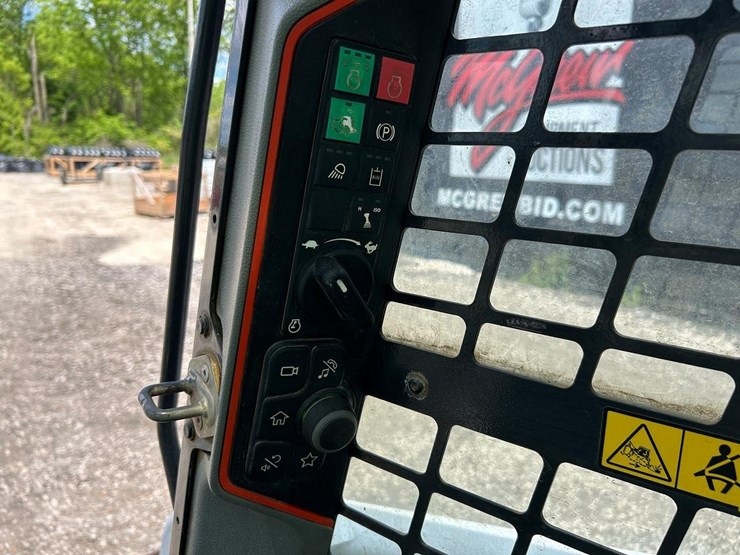 2021-bobcat-t62-image-24