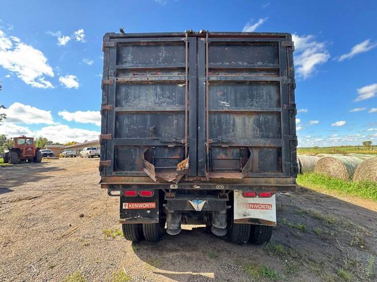 1981-kenworth-w900-image-4