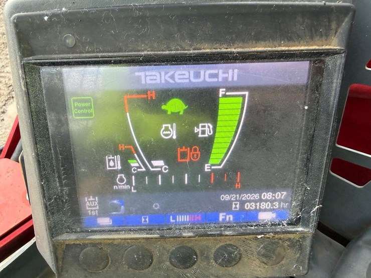 2020-takeuchi-tl8-image-21