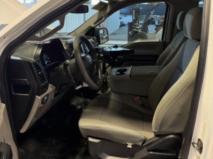 2019-ford-f150-image-24