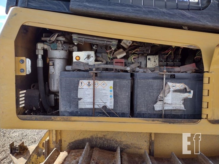 2018-caterpillar-d5k2-xl-image-33